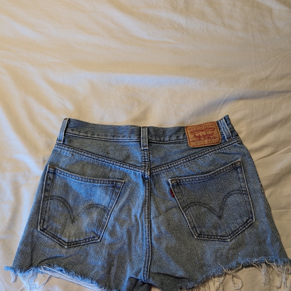 Levi's High Rise Shorts - Picture 3 of 8